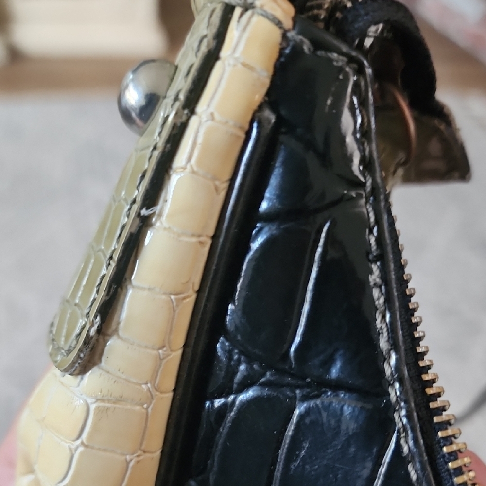 Guess Y2K Black Cream Floral Croc Embossed Shoulder Bag Grunge Purse - Picture 13 of 14